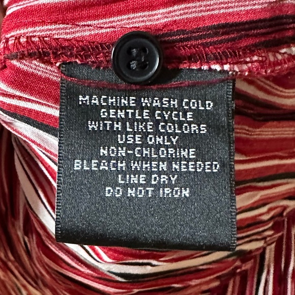 East 5th Striped, Crinkle,  Button Up Blouse in EUC - Picture 4 of 4